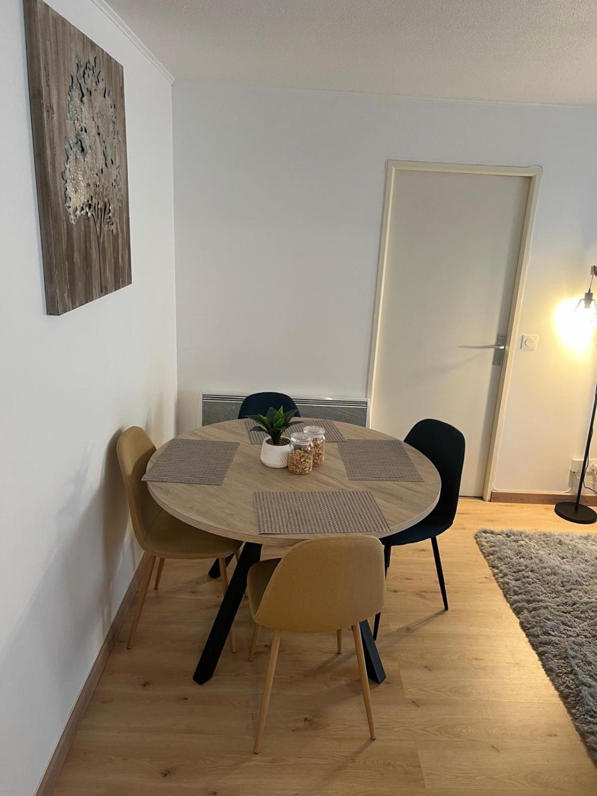 Champion Suites Сарсель Экстерьер фото