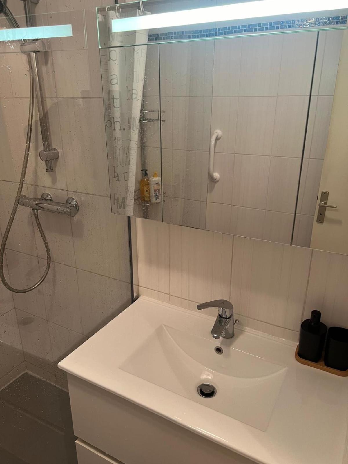 Champion Suites Сарсель Экстерьер фото