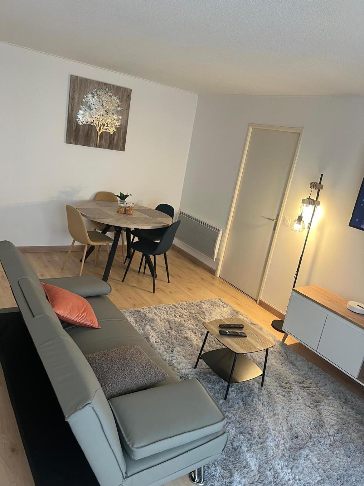 Champion Suites Сарсель Экстерьер фото