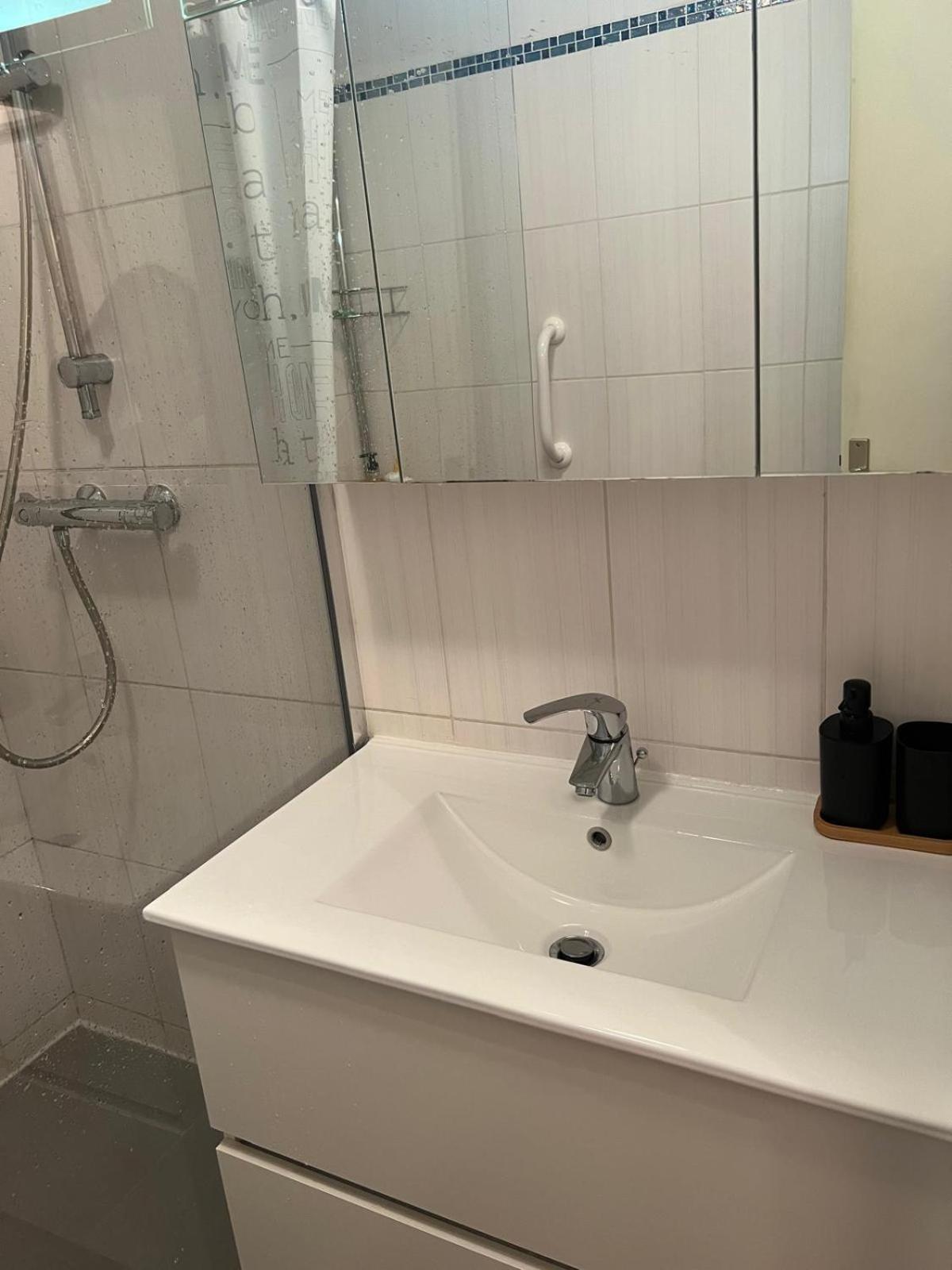 Champion Suites Сарсель Экстерьер фото