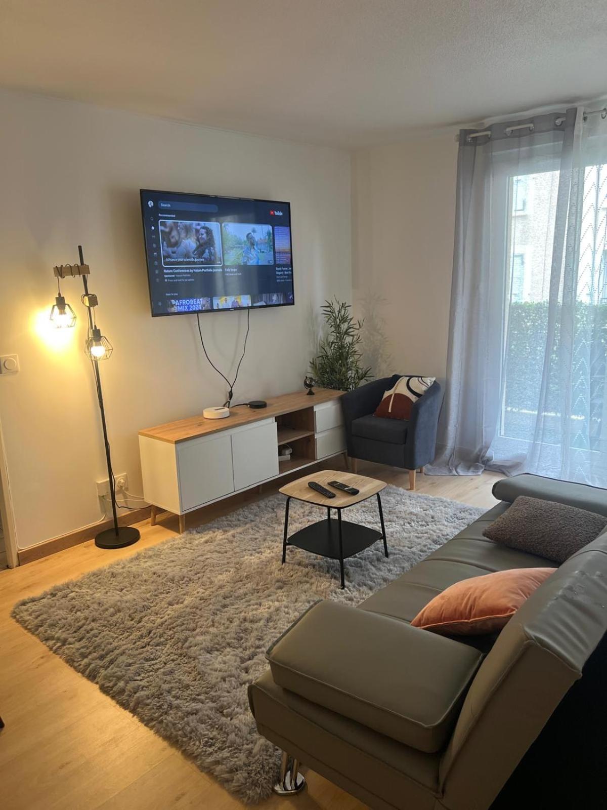 Champion Suites Сарсель Экстерьер фото