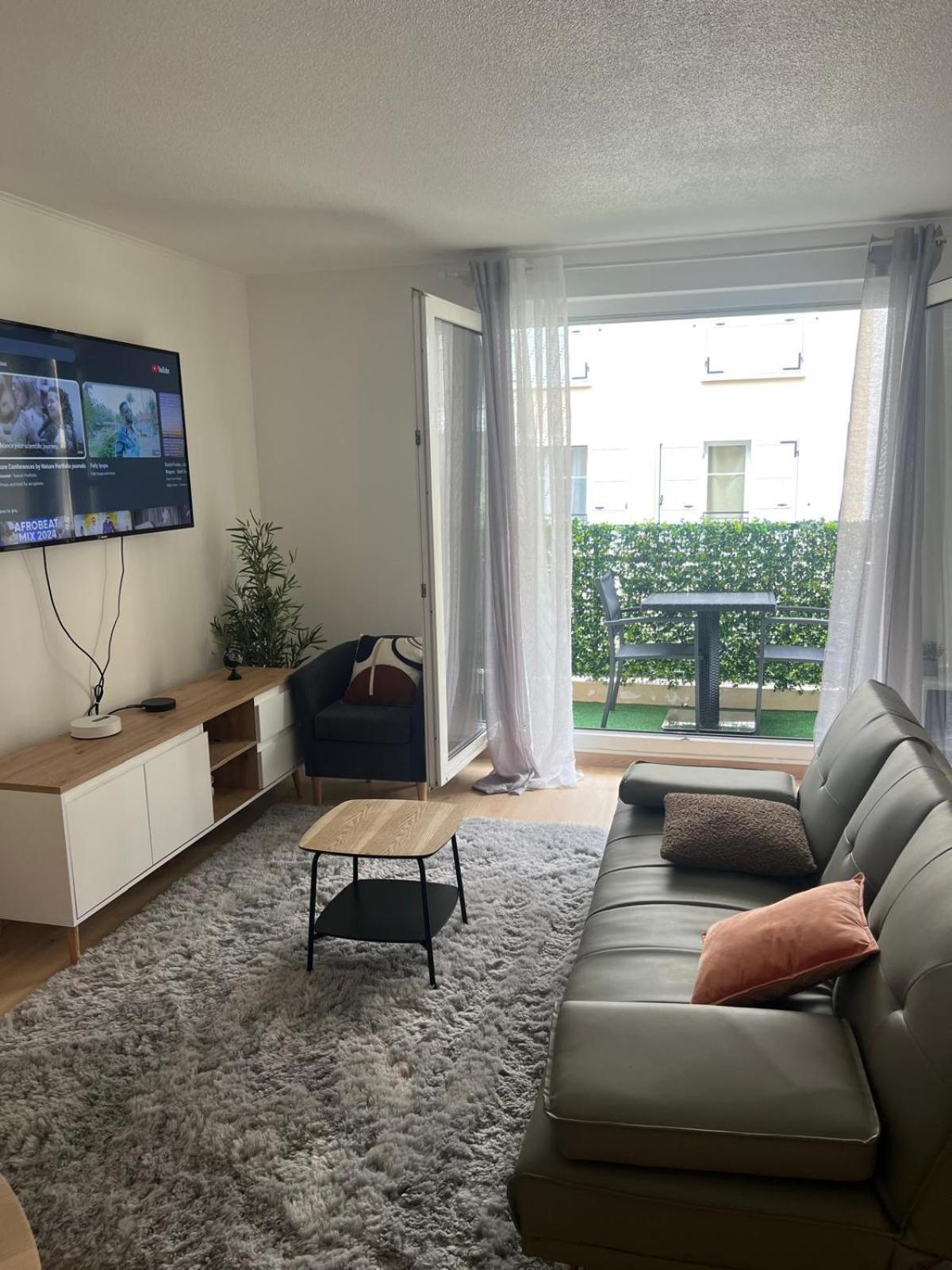 Champion Suites Сарсель Номер фото
